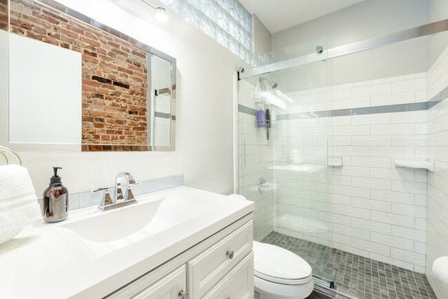 Photo - 111 E 13th St Unidad ID1056146P