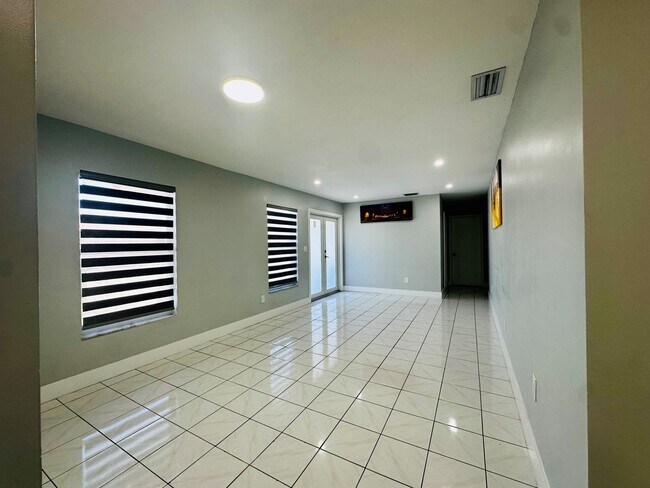 Photo - 53 NW 109th Ct