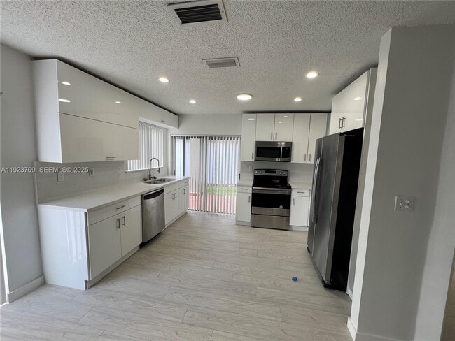 Photo - 6124 SW 149th Ave