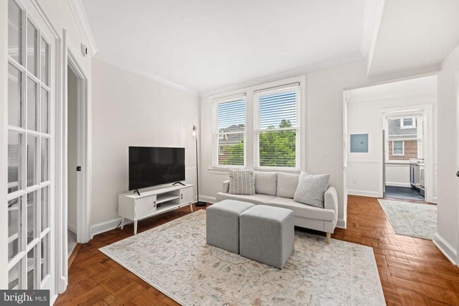 Building Photo - 719 S St Asaph St Unit 301