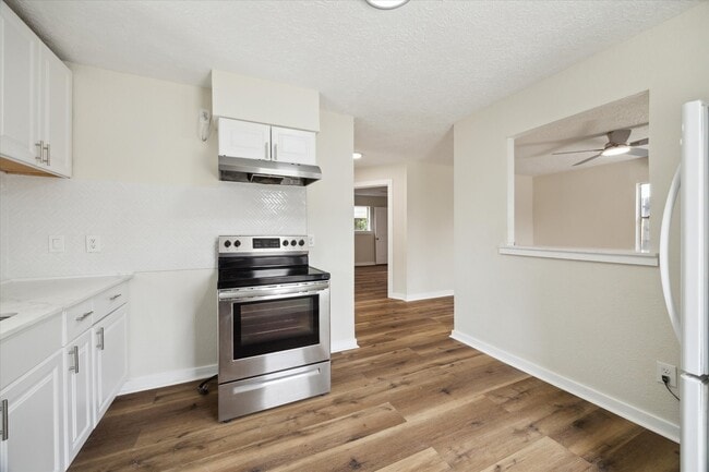 Photo - 2802 Hardy St