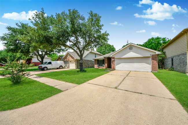 Photo - 16134 Coleburn Dr