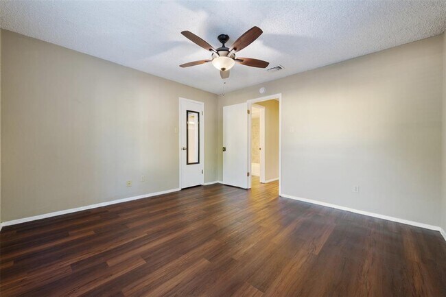 Building Photo - 3506 Speedway Unit 103