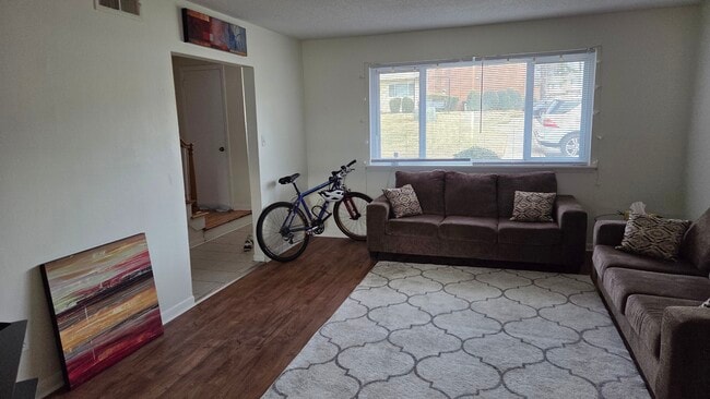 Photo - 2337 Champion Ct