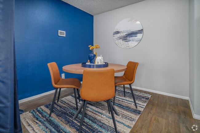 1BR, 1BA - 720SF - Dining Room