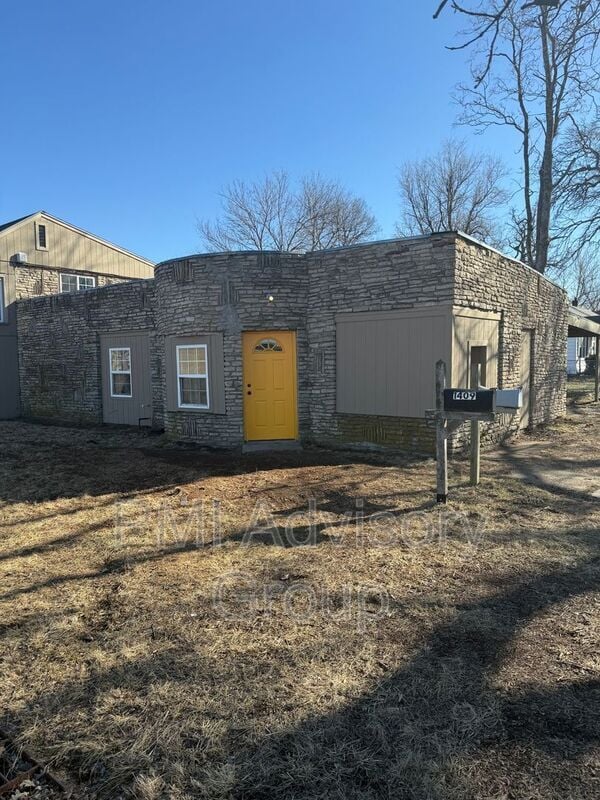 Photo - 1407 NE Sardou Ave