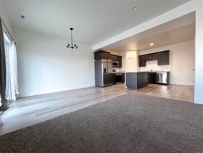 Photo - 225 950 E Unit 75