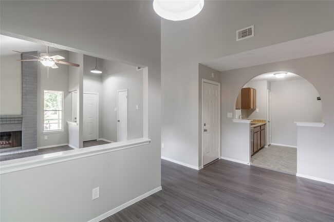 Photo - 3118 Lucida Ln