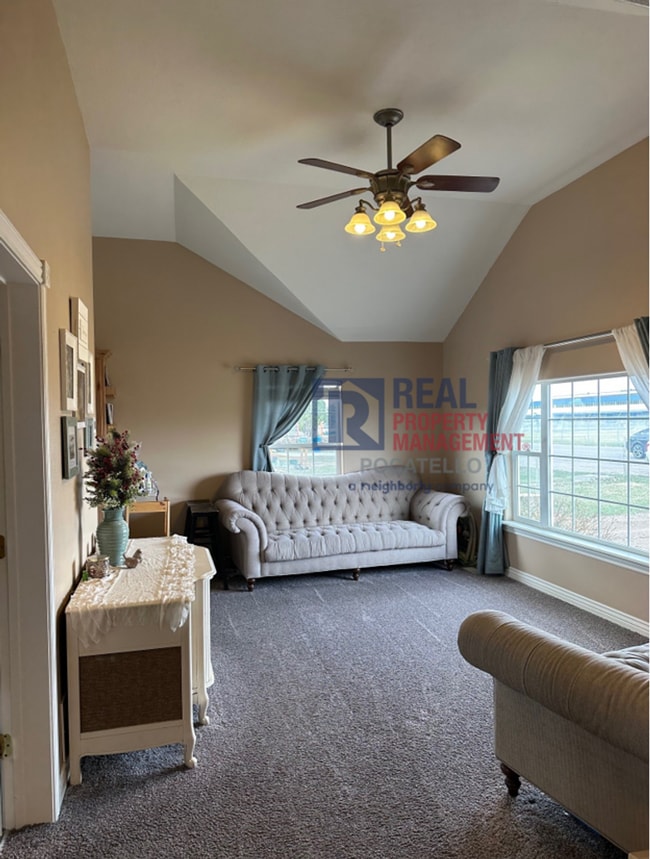 Photo - 3 bed 2 bath - House - Pet Friendly