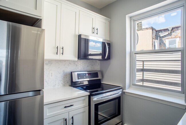 Photo - 711 18th St Unidad M