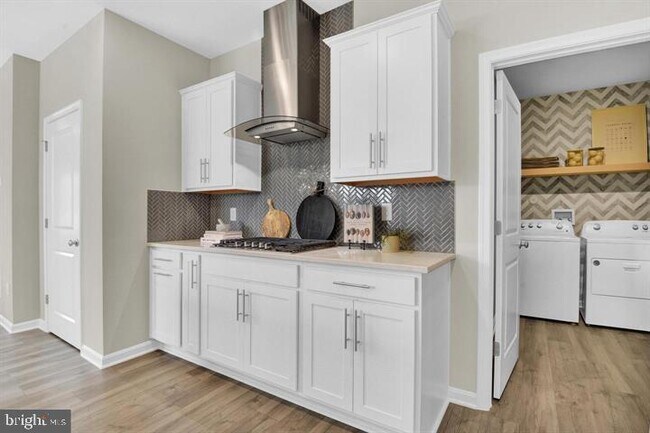 Photo - 491 Hanson St