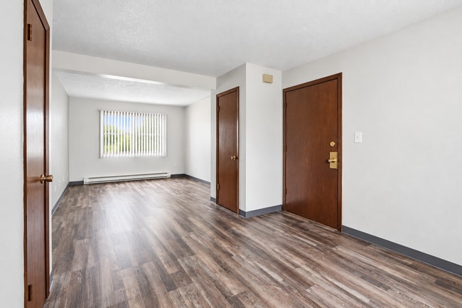 Brentwood Estates Apartments
