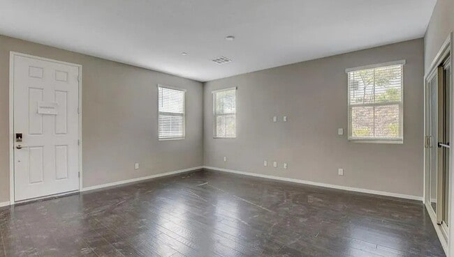 Photo - 37 Alamere Falls Dr