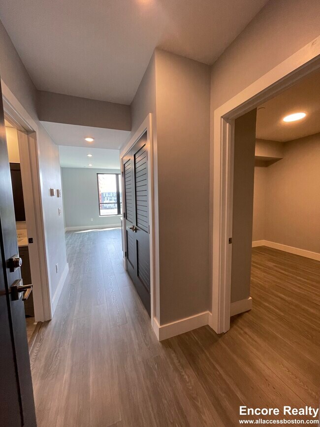 Photo - 365 Western Ave Unidad 614