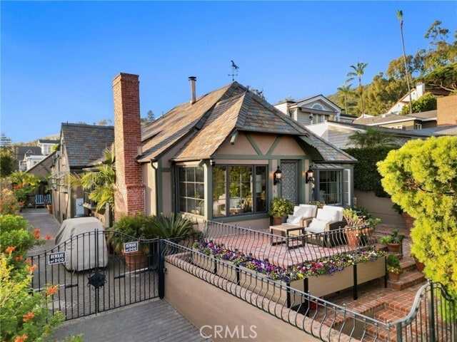 Building Photo - 486 Holly St