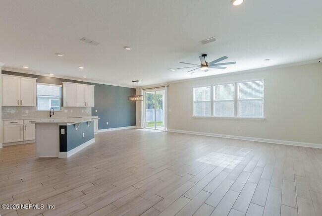 Photo - 258 Thistleton Wy