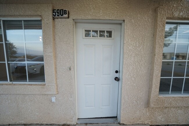 Photo - 590 S Mount Charleston Dr E Unidad 590 Mount Charleston Dr #B