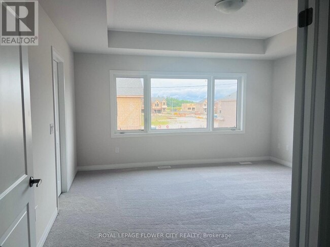 Photo - 33 Prince Philip Blvd