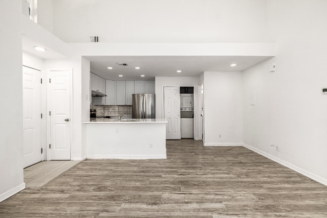 Photo - 8500 E Jefferson Ave Unidad 17C