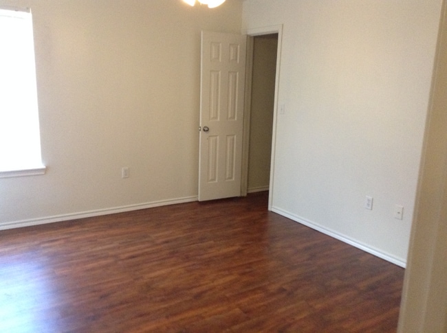 Photo - 604 N Englewood Ave