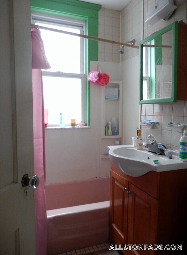 Photo - 21 Long Ave Unit 3