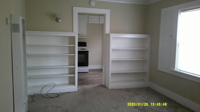Photo - 104 E Walnut Ave
