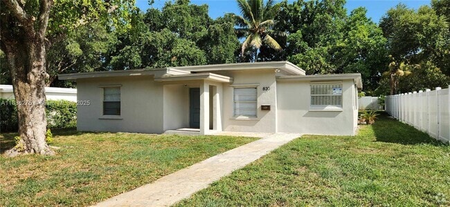 Building Photo - 830 NE 143rd St Rental