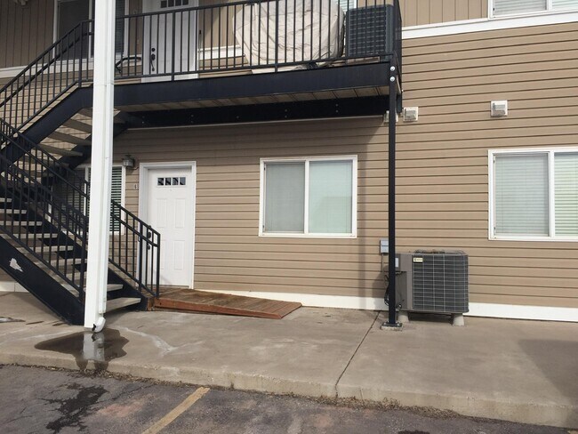 Exterior 6 - 810 E Laramie St Unit #6