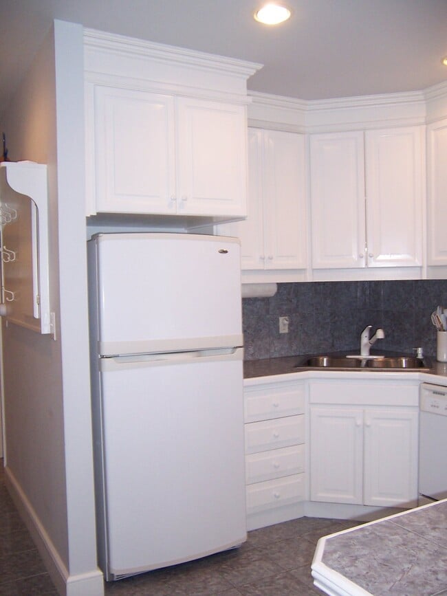 190 Maverick St Unidad 2