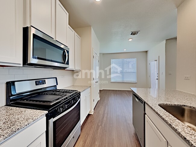 Photo - 2722 Meadowood Heights