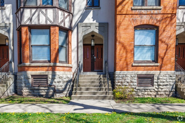 Entrance - Greenway Place