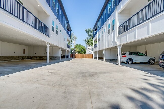 2820 Wayside Ave Unidad 2820 Wayside-2028