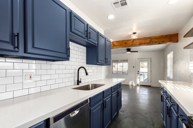 Photo - 2452 E Amelia Ave Unit 02