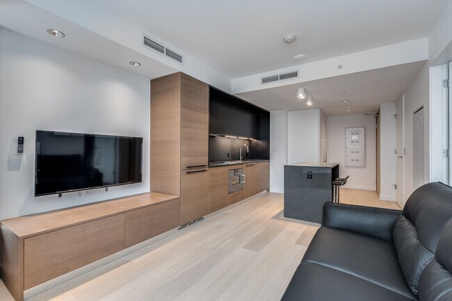 Photo - 1289 Hornby St