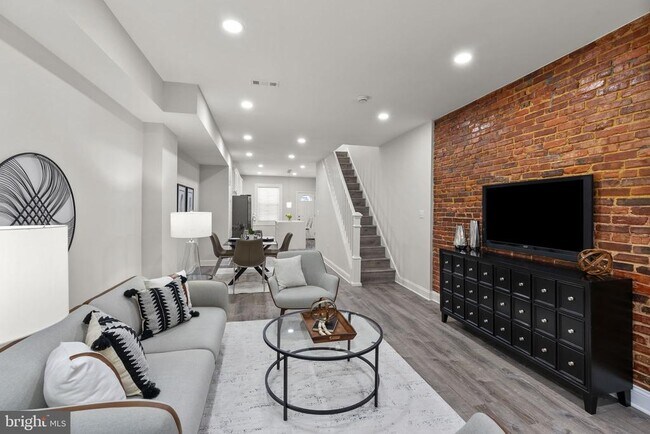 Photo - 518 N Lakewood Ave