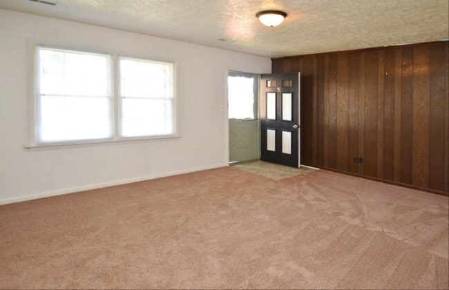 Photo - 6 Rainbow Forest Dr