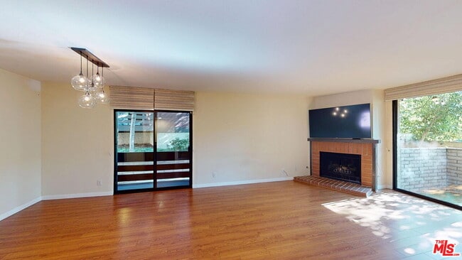 Photo - 21930 Marylee St Unidad 97