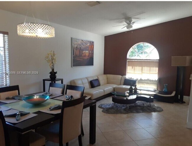 Photo - 13817 SW 154th St