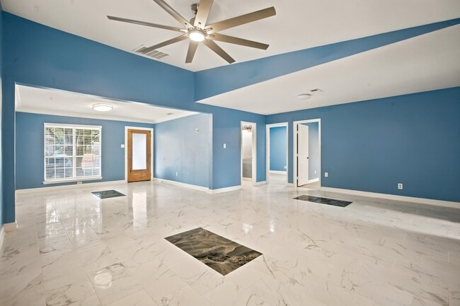 Photo - 2016 Knollwood Ln