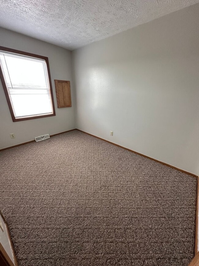 Photo - 3955-3965 N Meadow Ridge Dr Unit 3955