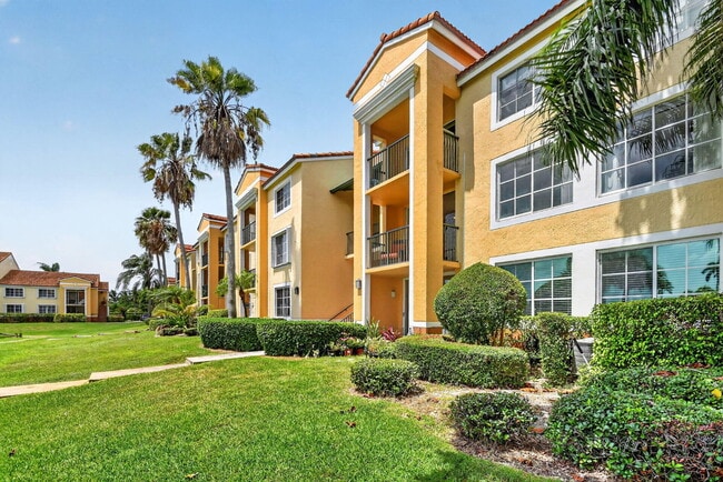 Photo - 135 Yacht Club Way Unit 204