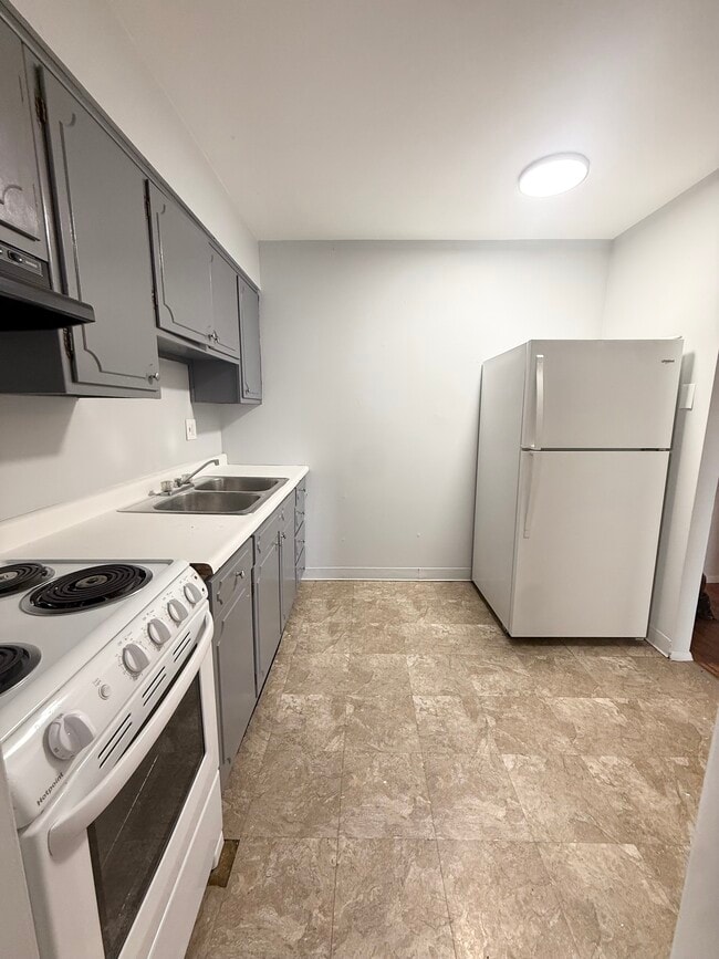 Photo - 2969 Four Towers Dr Unidad 9