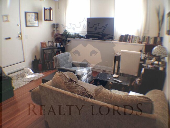 Photo - 17 Barrows St Unit B