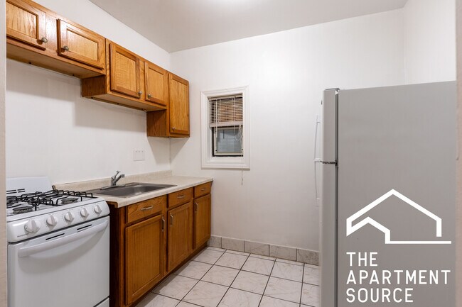 Building Photo - 4851 N Damen Ave Unit 307