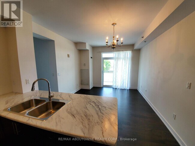 Photo - 2490 Old Bronte Rd Unit 205