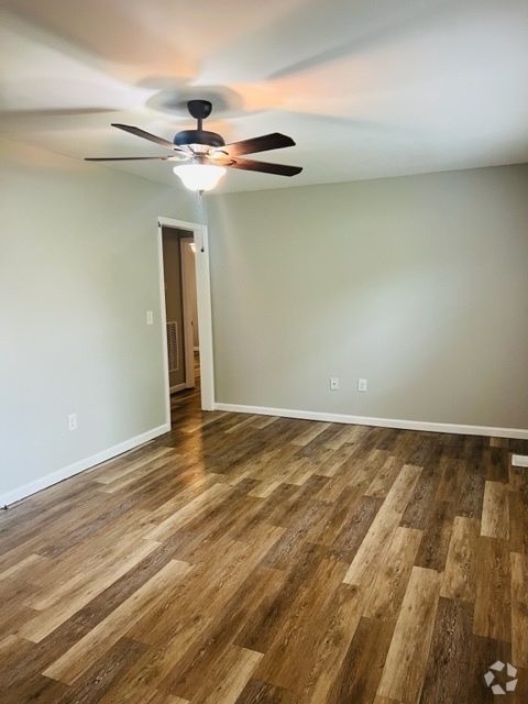 Building Photo - 2BR/1BA in cul-de-sac in Hermitage! Rental