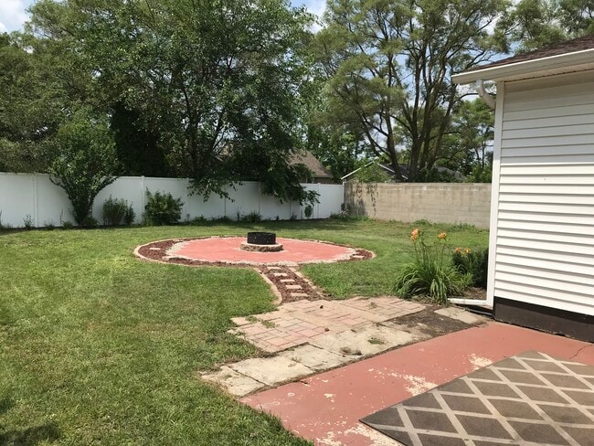 Photo - 2066 Betty Ln