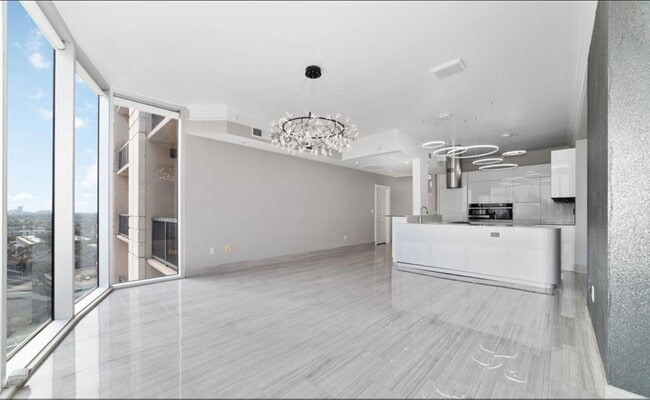 Photo - 3333 Allen Pkwy