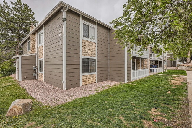 Photo - Available: 10-05-2026

Spacious 1,177 sq ft 3-Bed / 2-Bath Condo in Robinwood Unit 103
