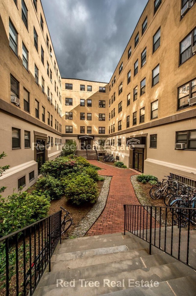 1200 Massachusetts Ave Unit 301